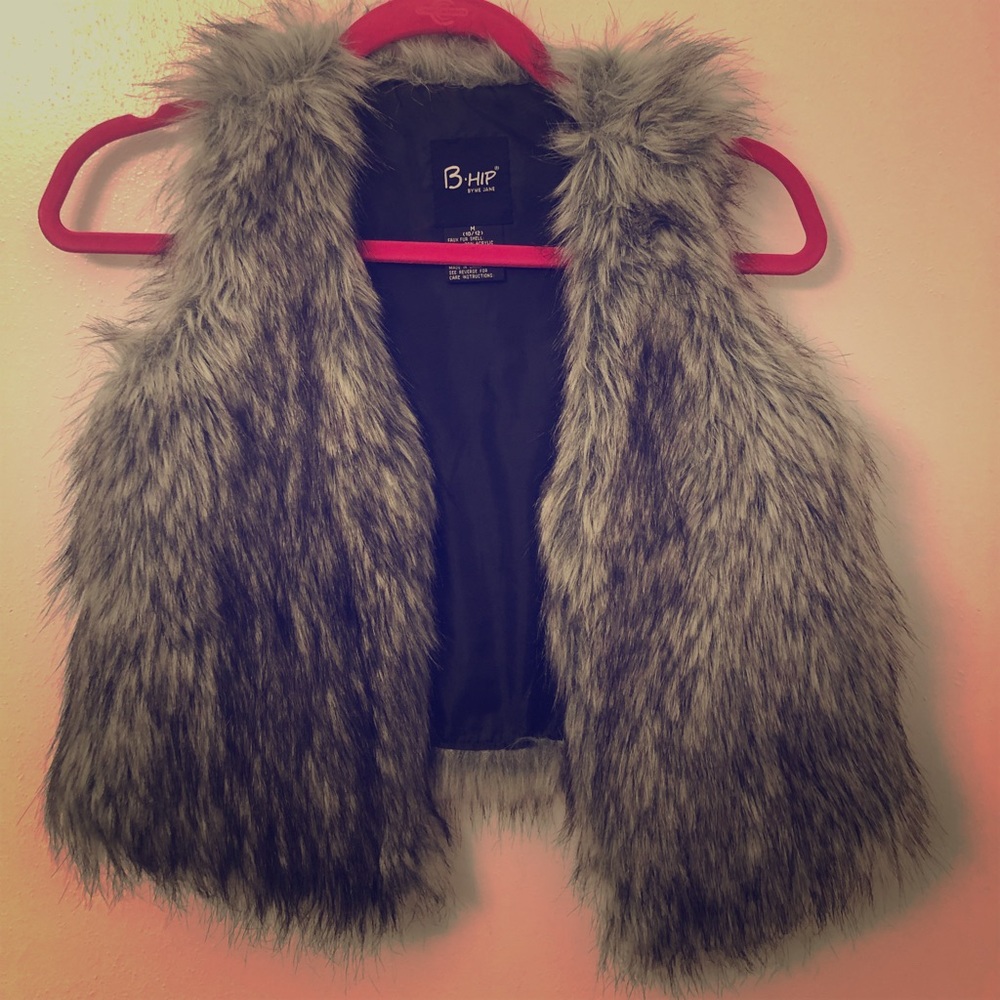B Hip faux fur vest